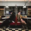 Музыка Veigel - Бежать (feat. Migrant)